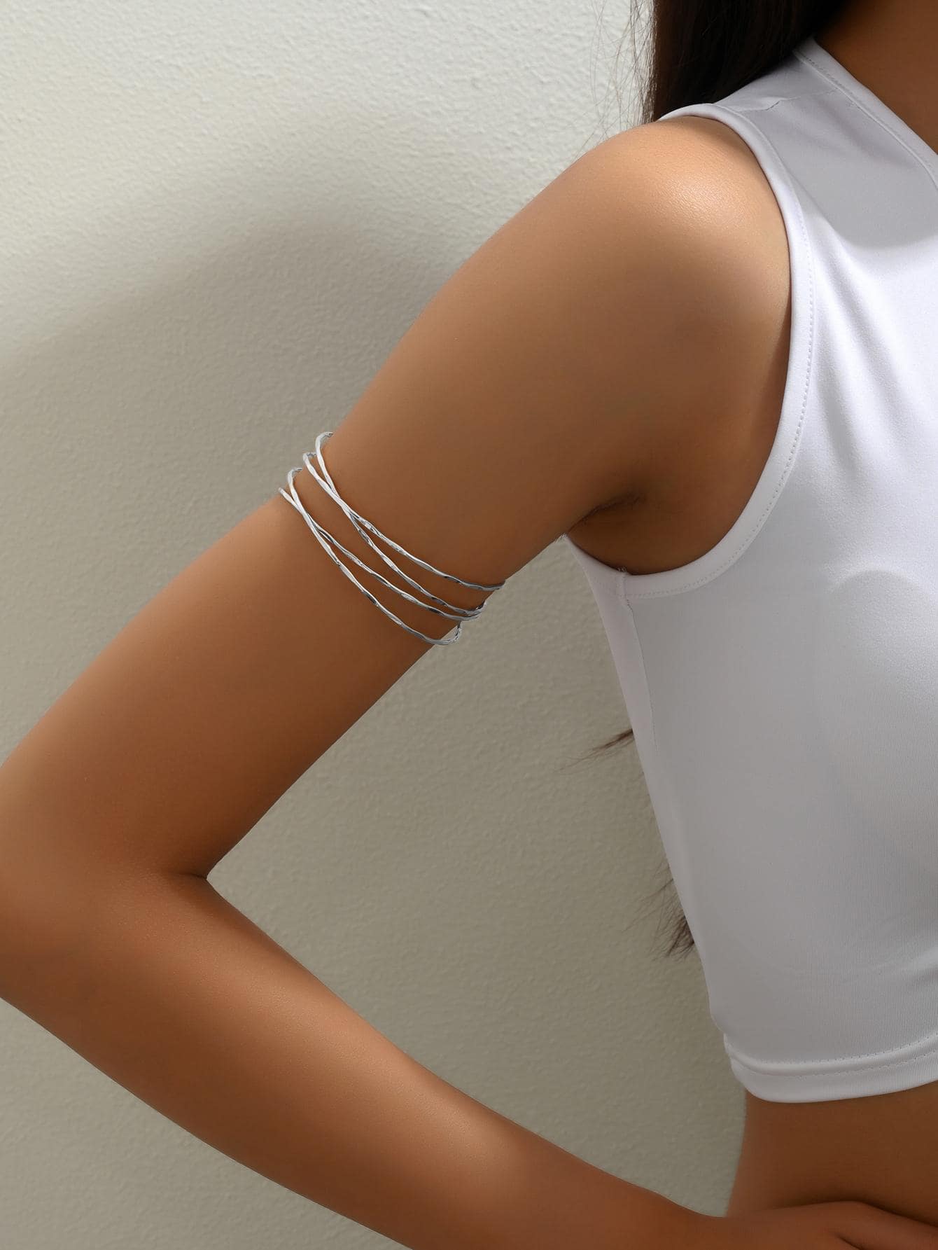 Evelyn – Summer Style Wavy Arm Cuff