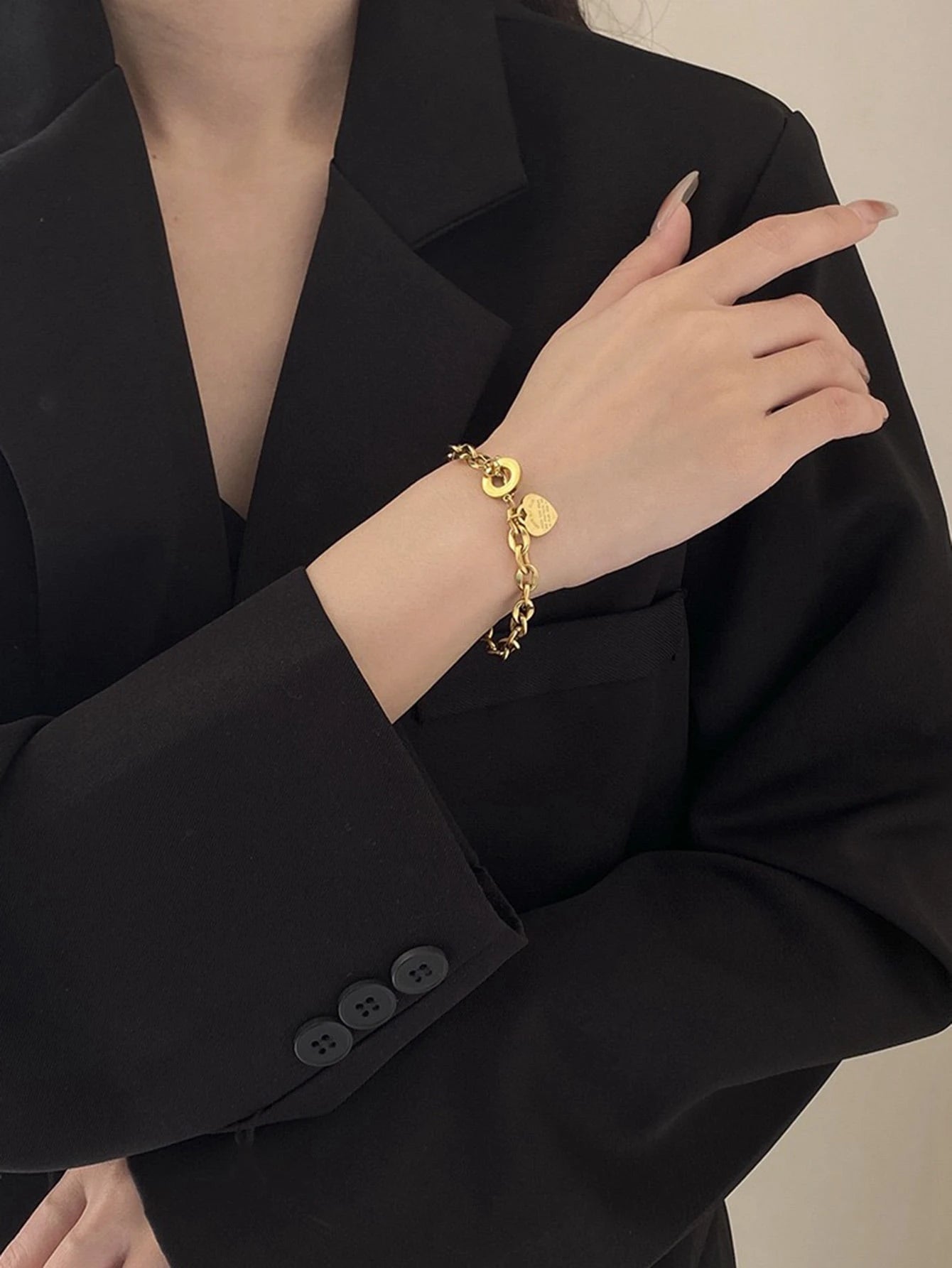 Evelyn – Minimalist Heart Chain Bracelet