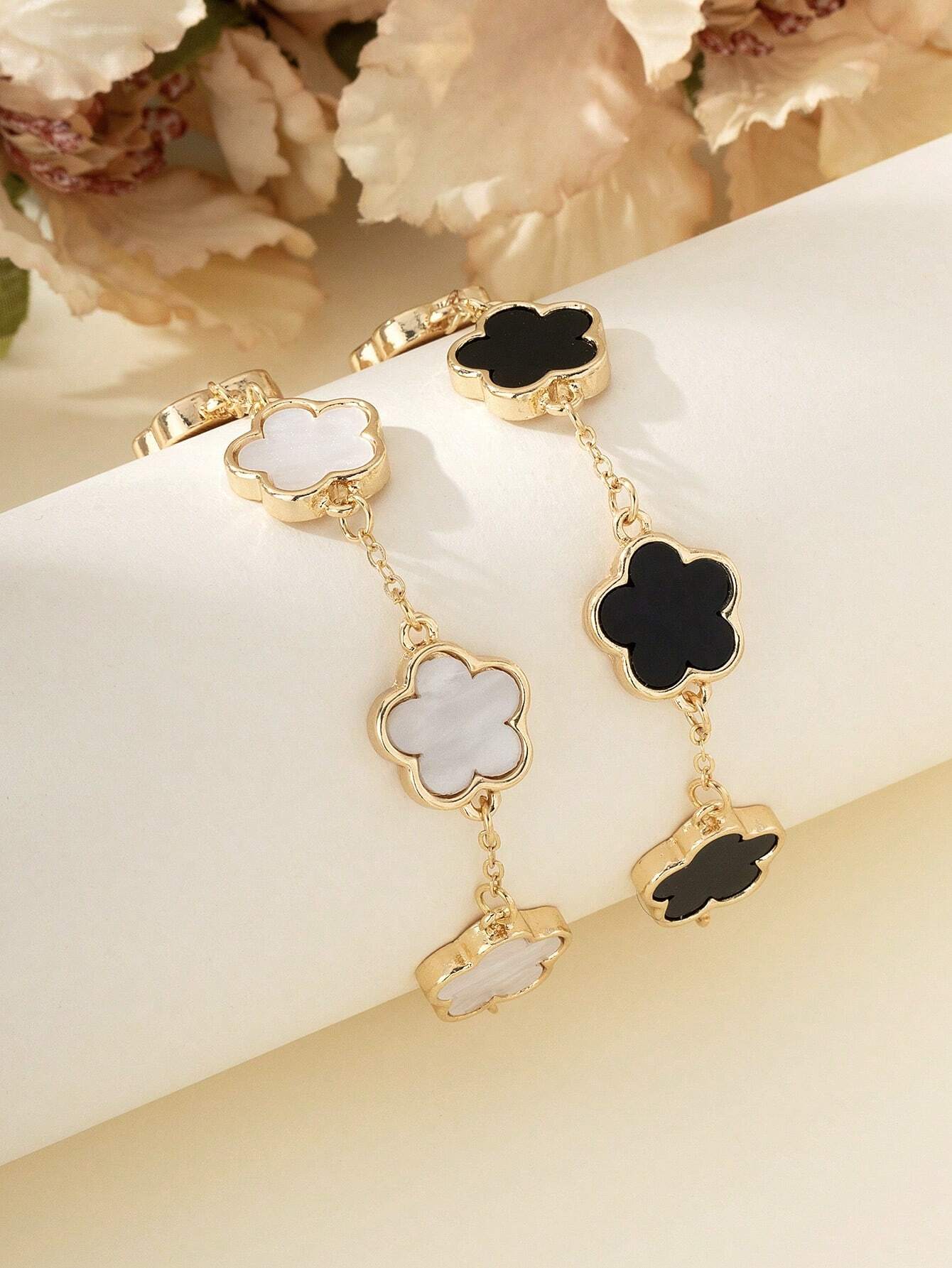Evelyn – Elegant Black & White Clover Bracelet Set