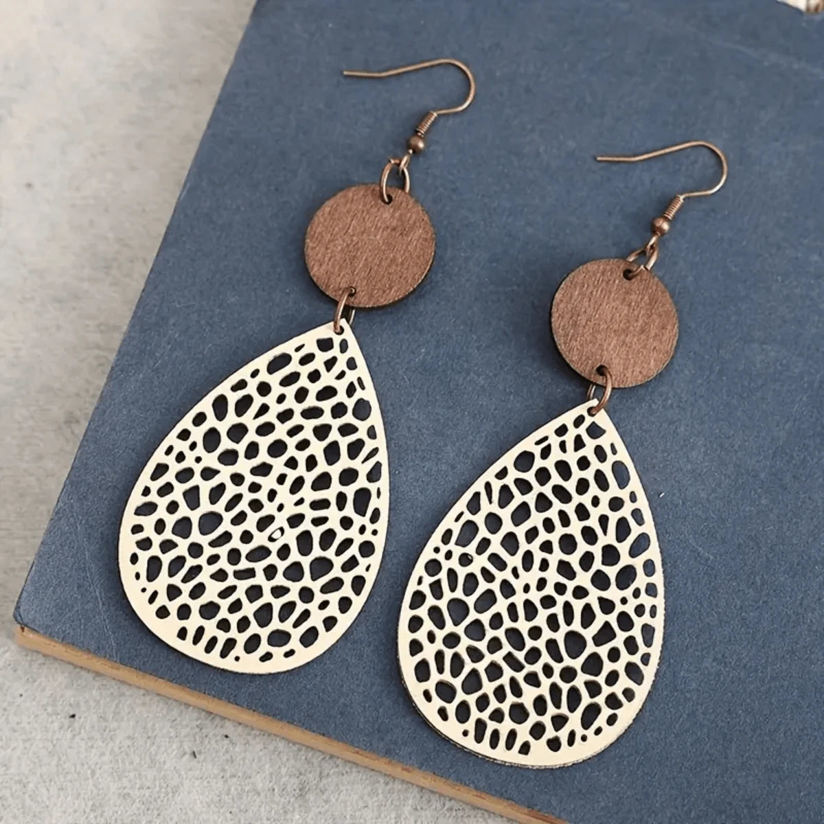 Evelyn – Hollow Teardrop Wooden Earrings