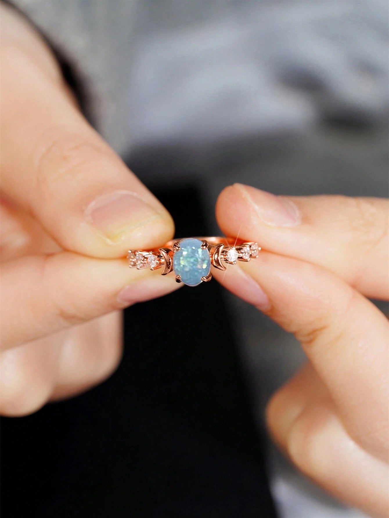 Evelyn – Sparkling Cubic Zirconia Engagement Ring