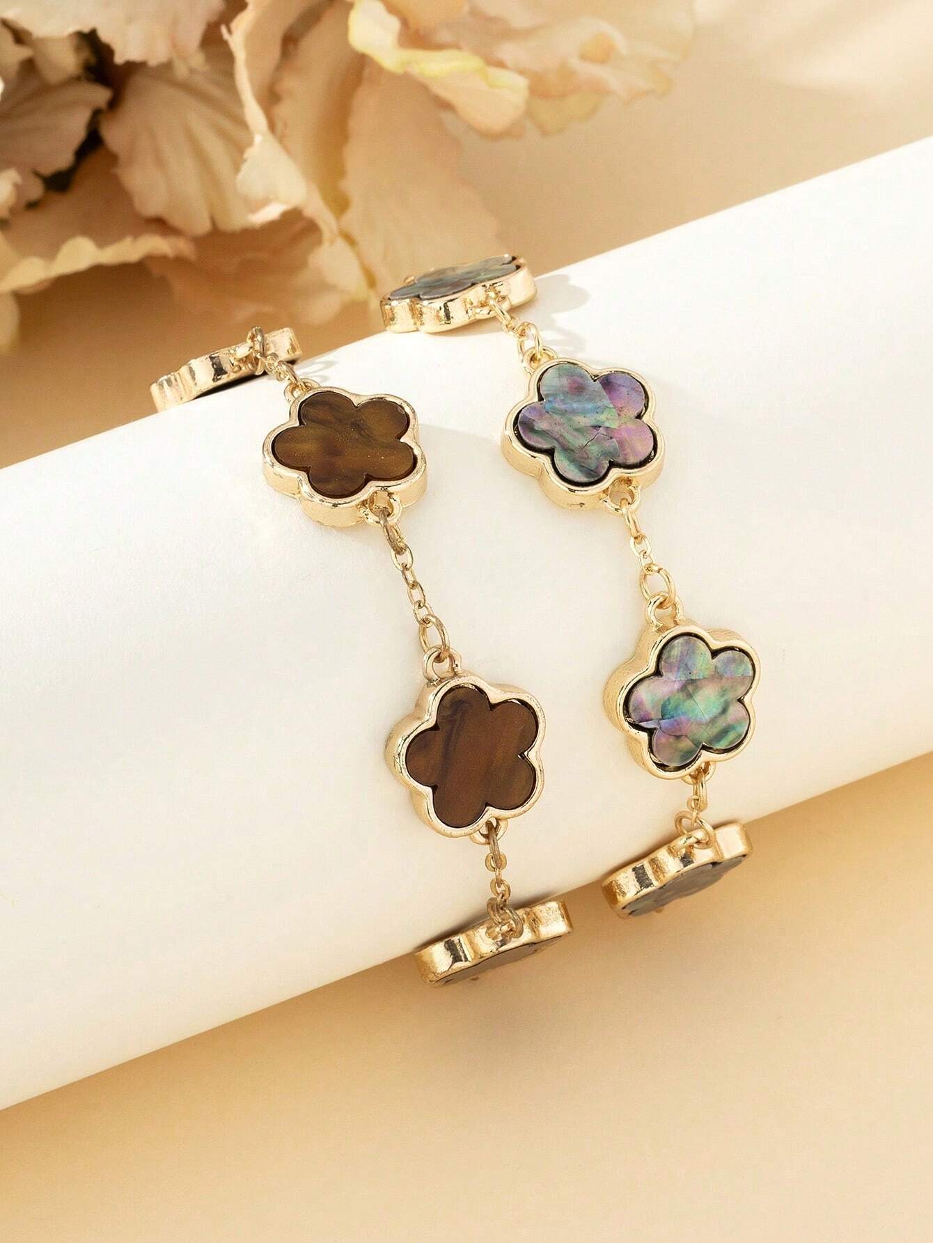 Evelyn – Elegant Black & White Clover Bracelet Set