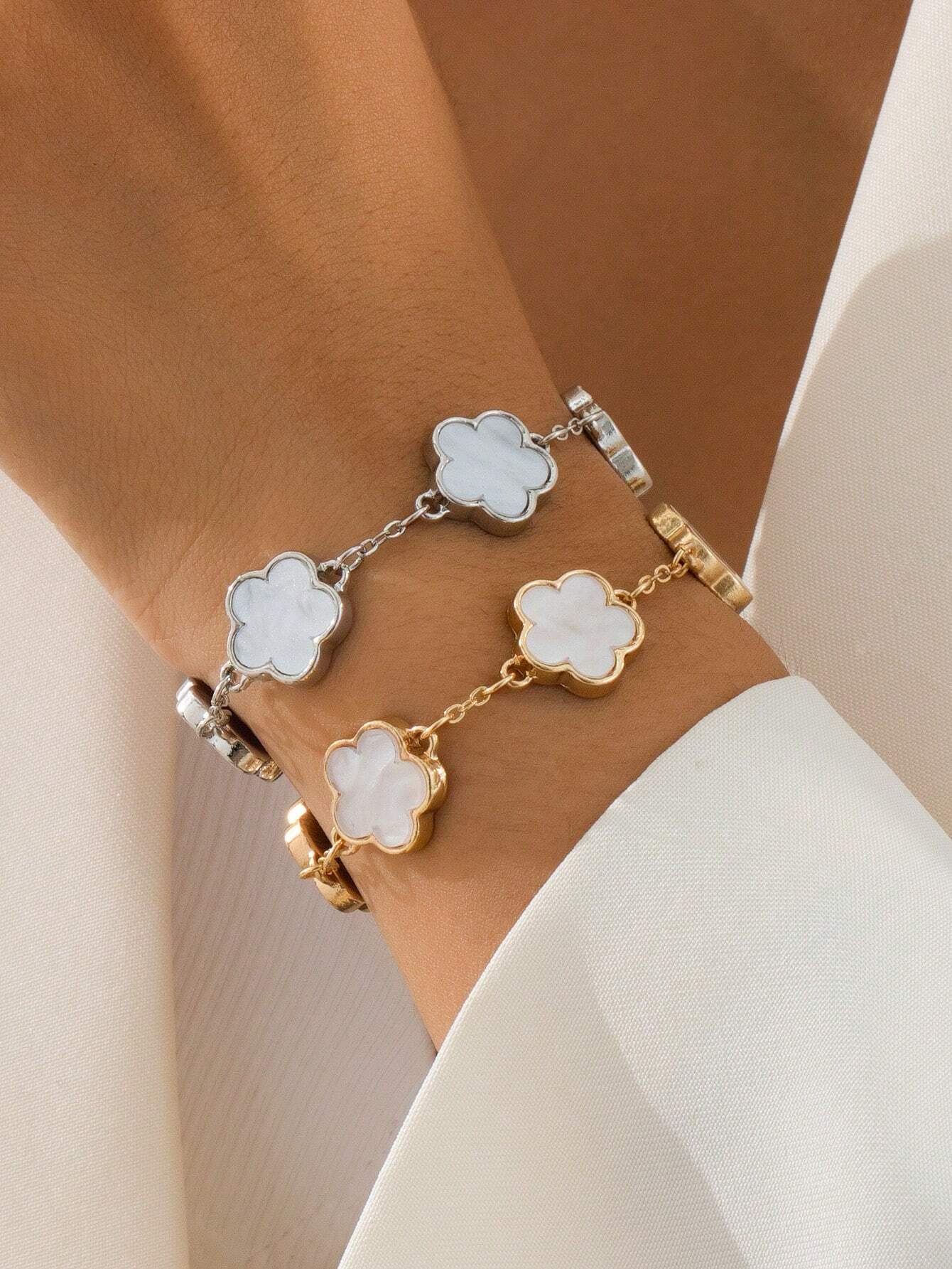 Evelyn – Elegant Black & White Clover Bracelet Set