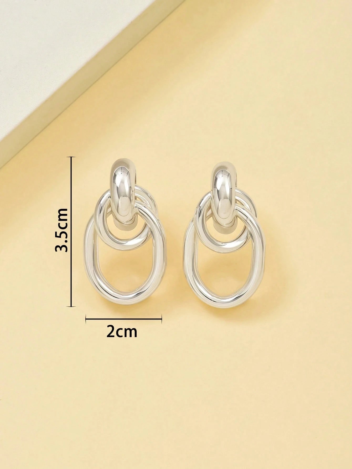 Evelyn – Sculpted Knot Hoop Earrings
