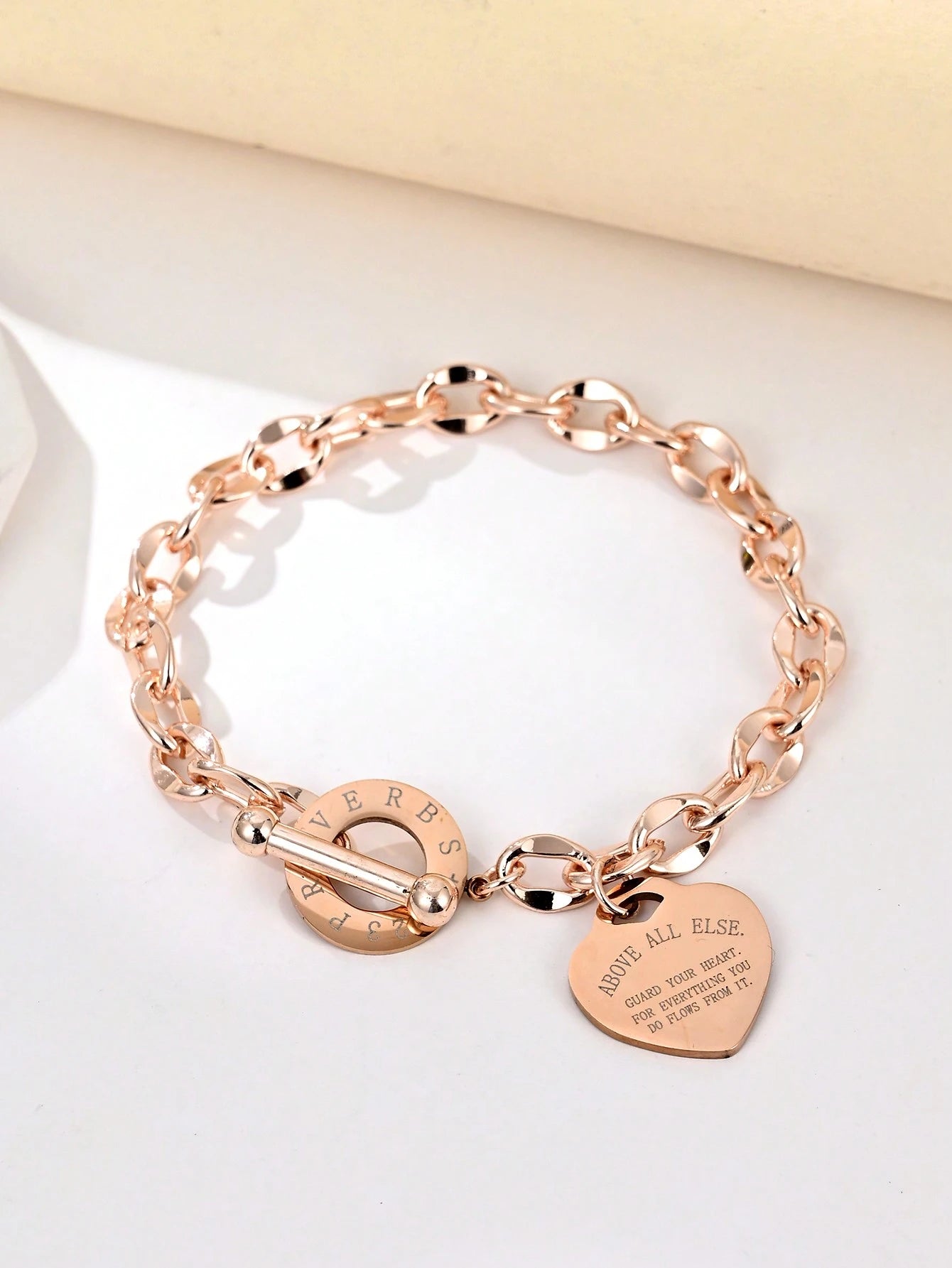 Evelyn – Minimalist Heart Chain Bracelet