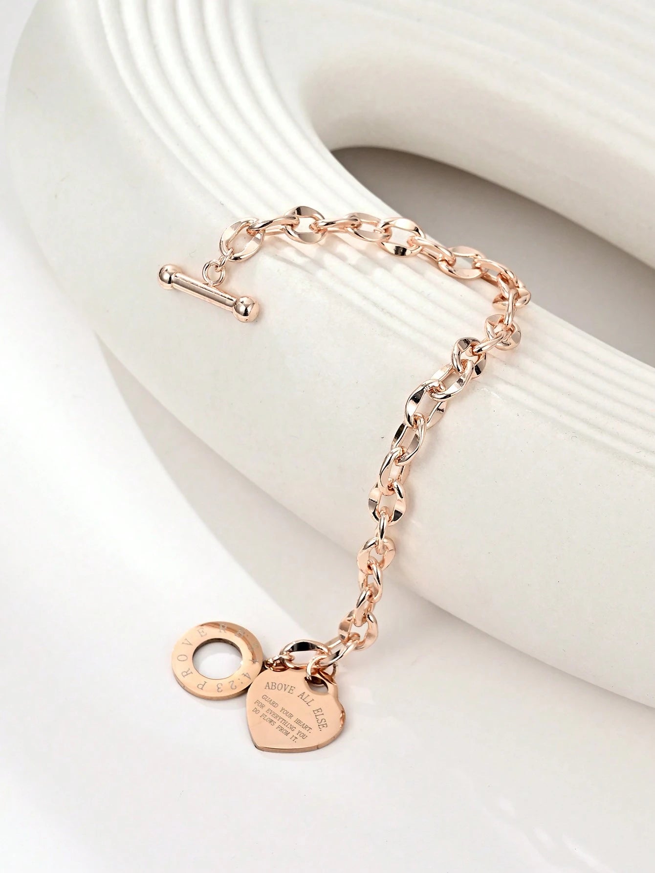 Evelyn – Minimalist Heart Chain Bracelet