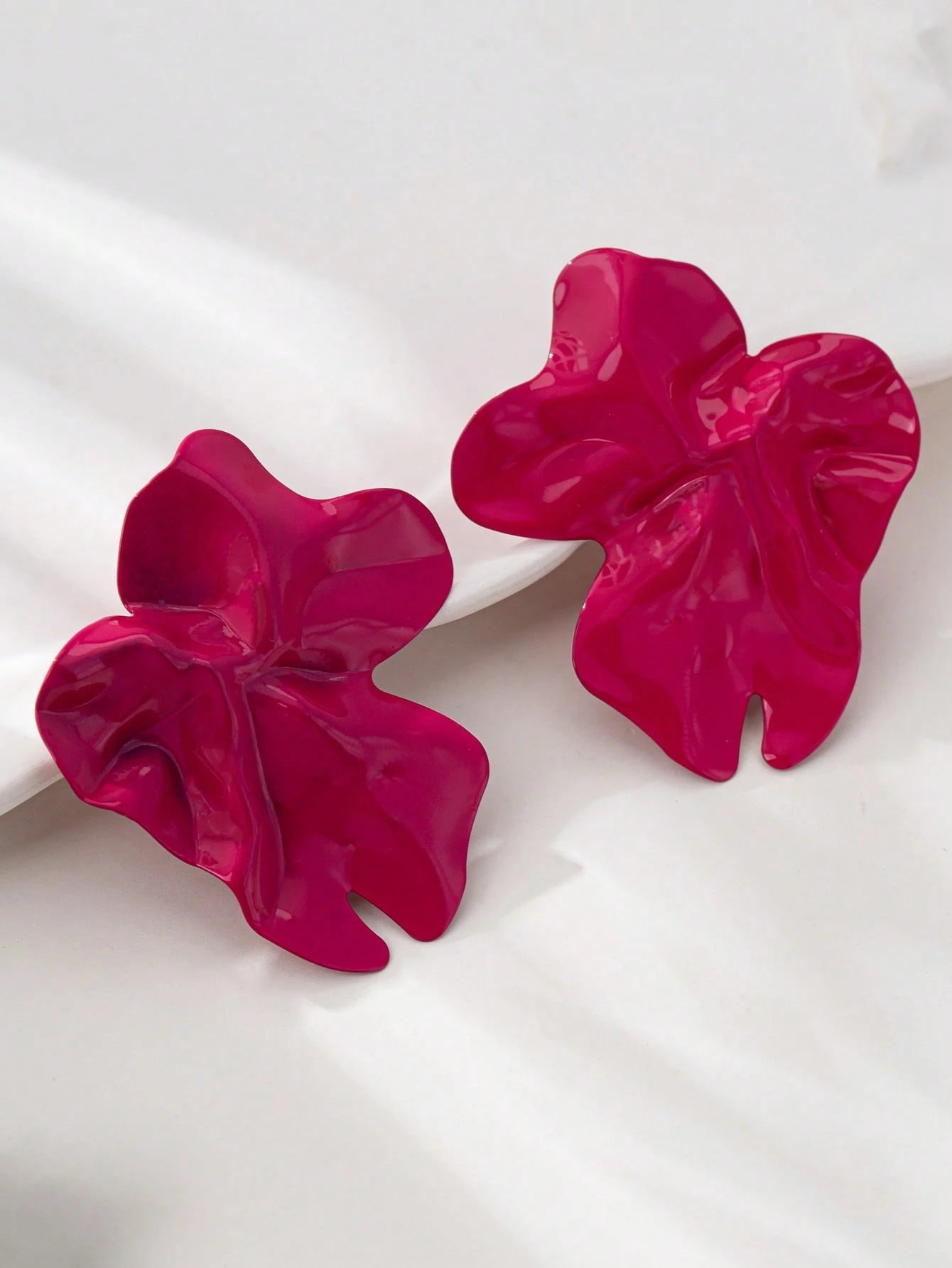 Evelyn – Exaggerated Hollow Flower Earrings