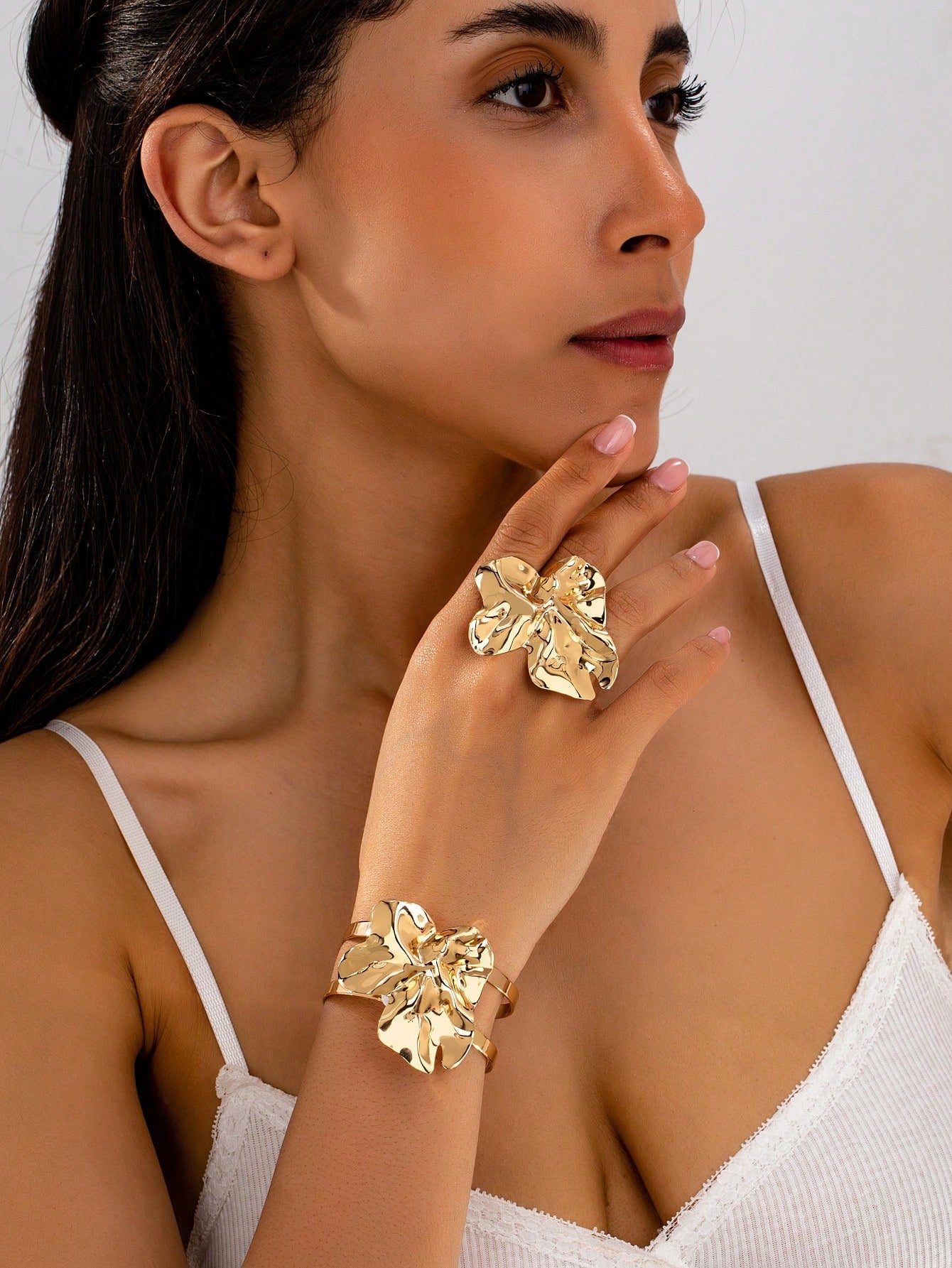 Evelyn – Exaggerated Hollow Flower Earrings