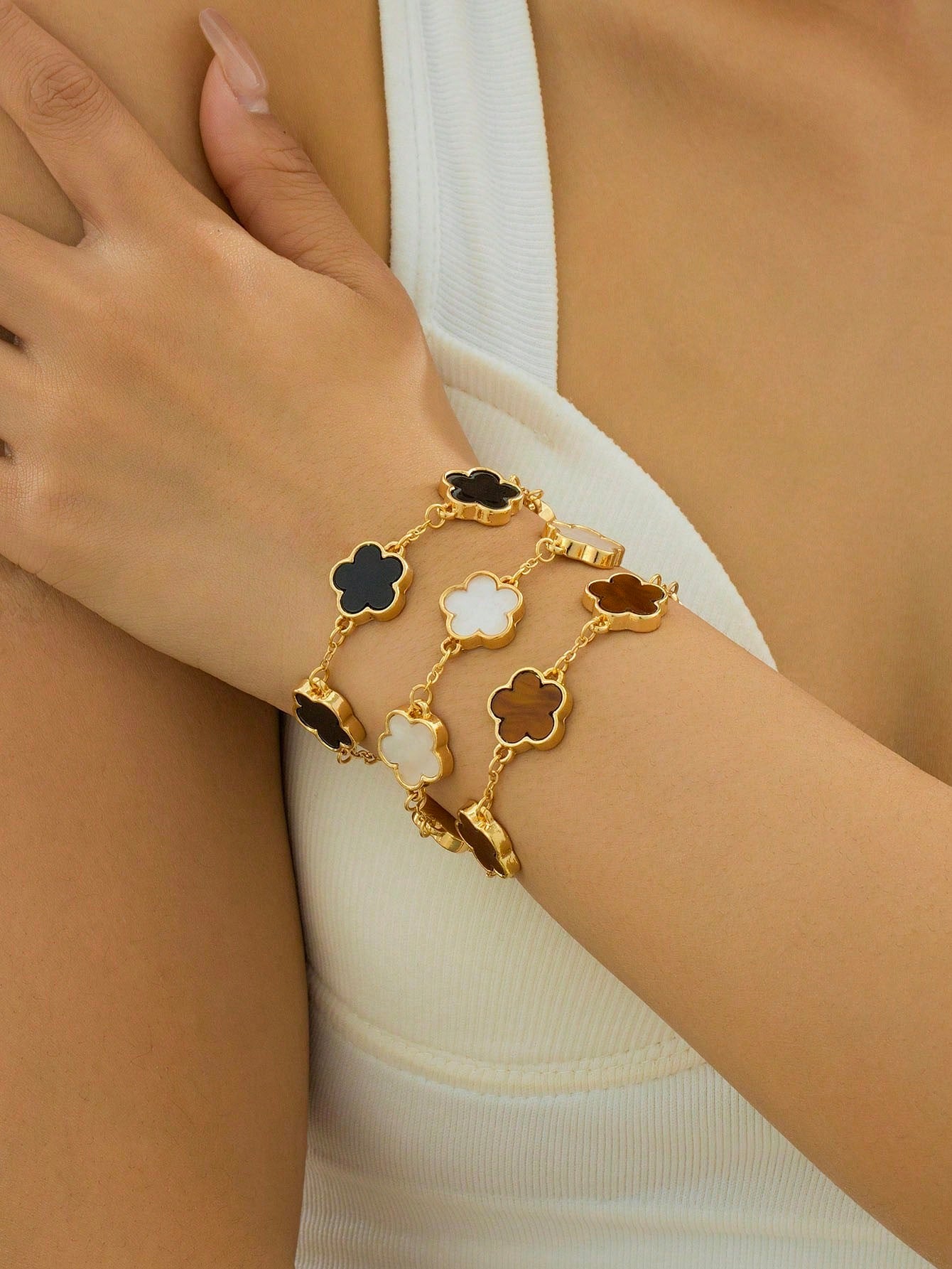 Evelyn – Elegant Black & White Clover Bracelet Set