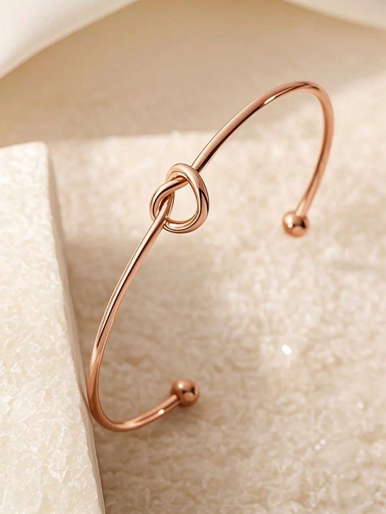 Evelyn – Elegant Textured Silver Bracelet