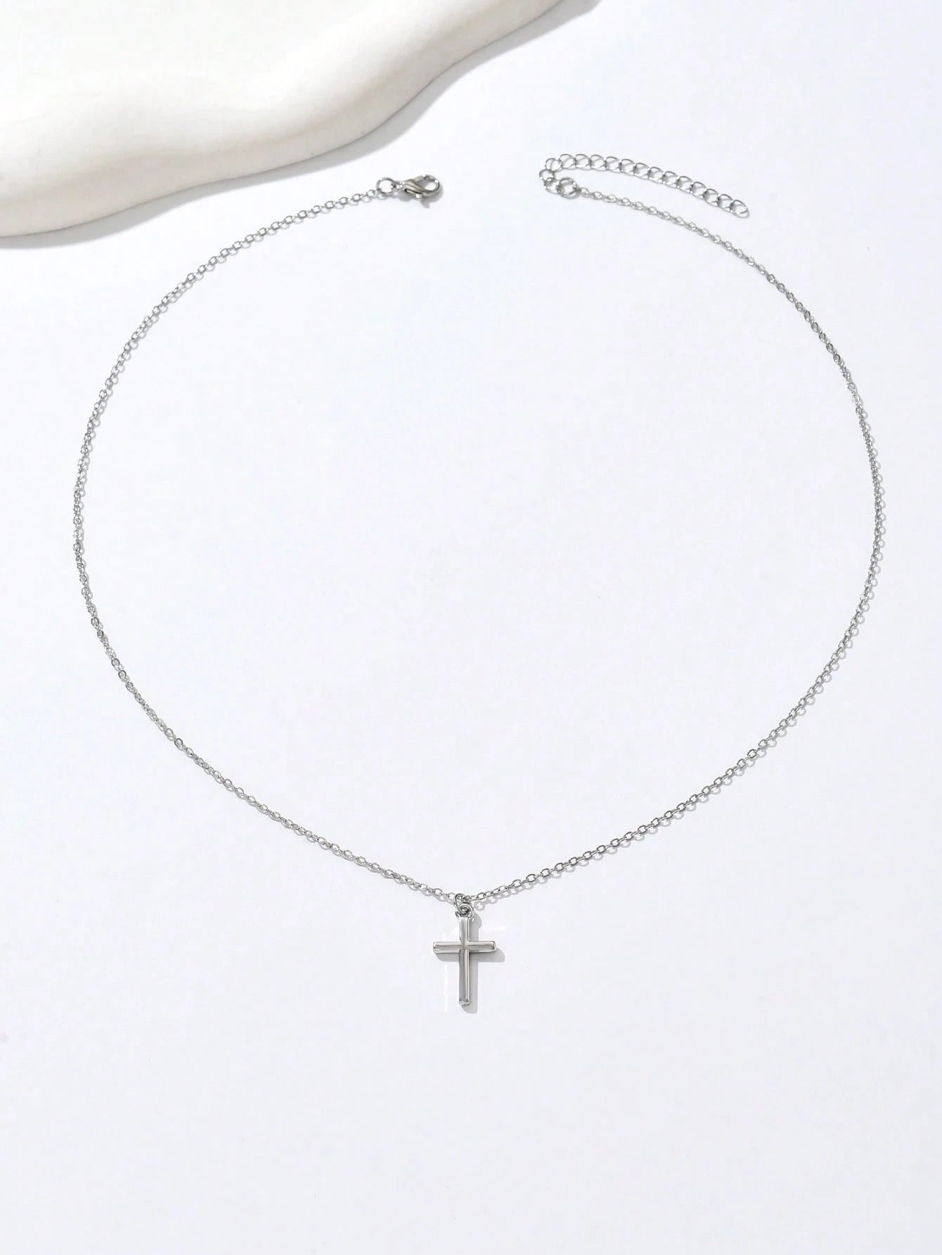 Evelyn – Timeless Cross Necklace