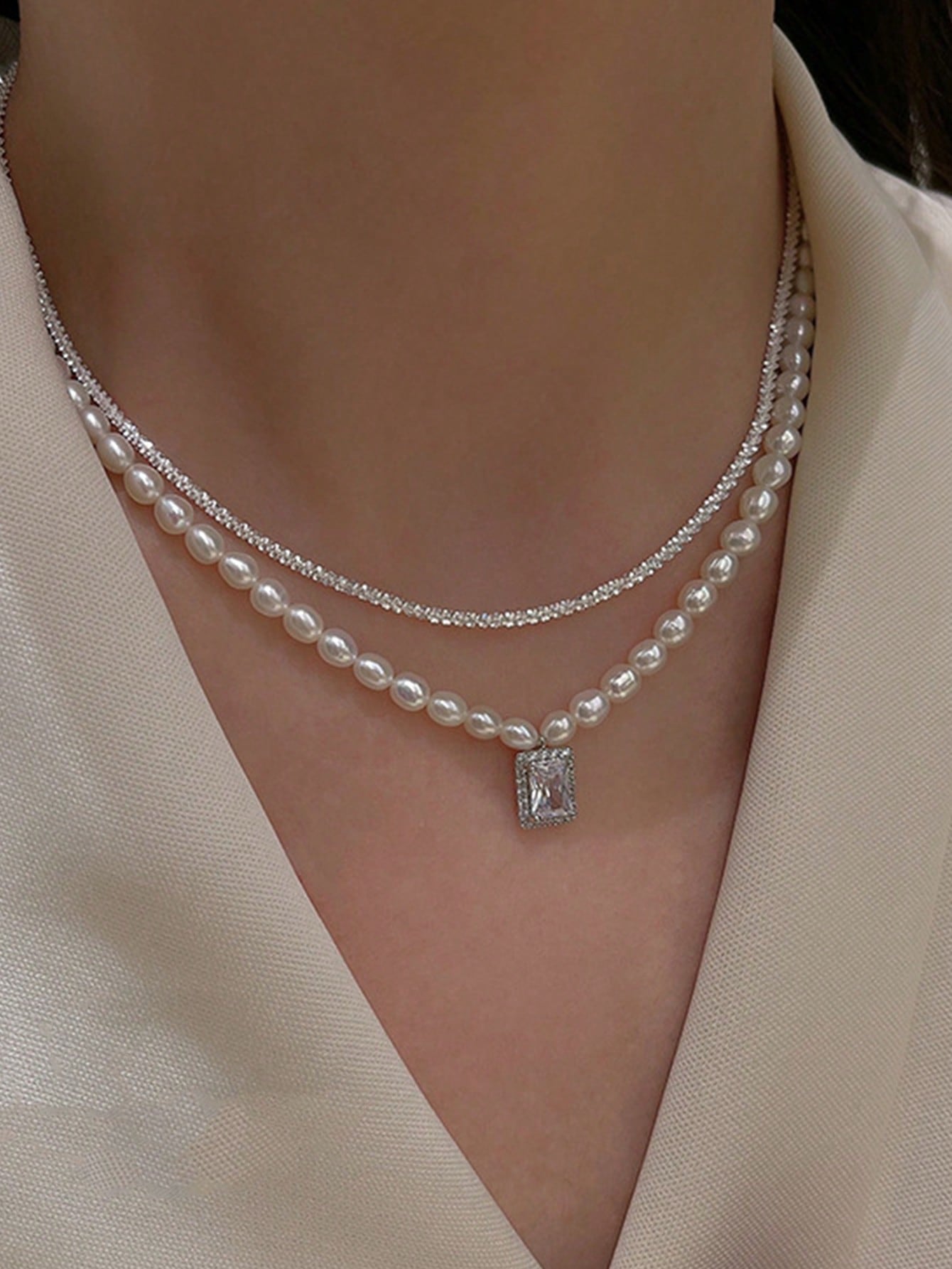 Evelyn – Elegant Cat Eye Stone & Heart Necklace