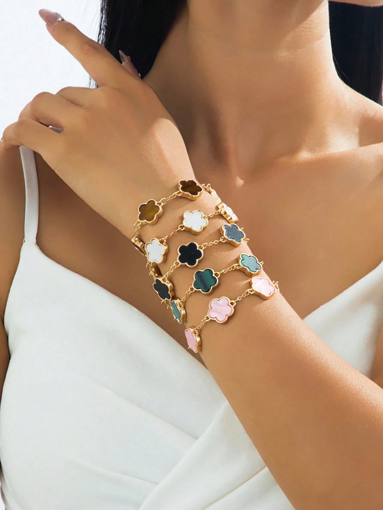 Evelyn – Elegant Black & White Clover Bracelet Set