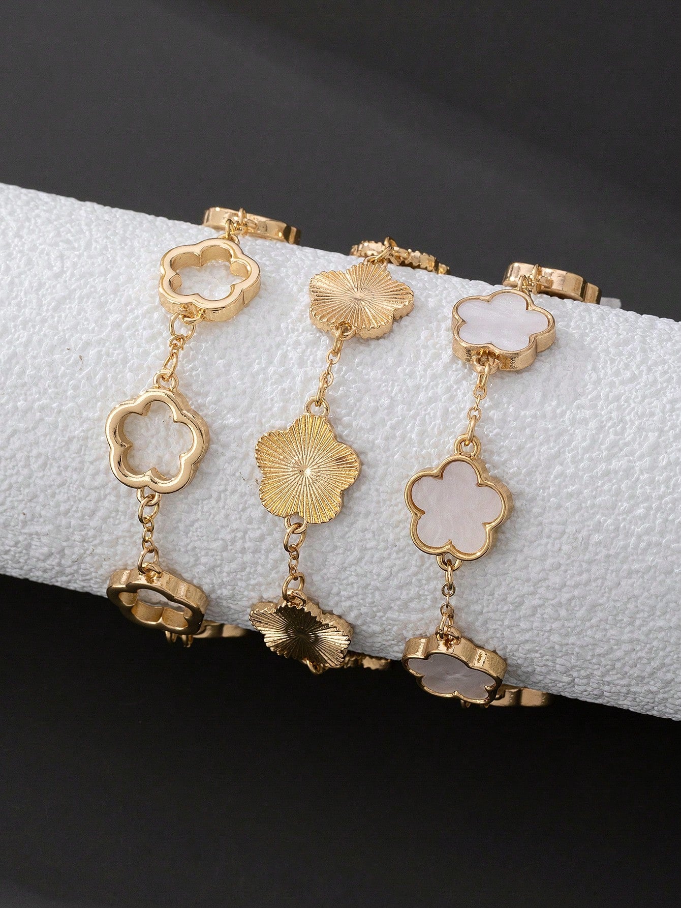 Evelyn – Elegant Black & White Clover Bracelet Set