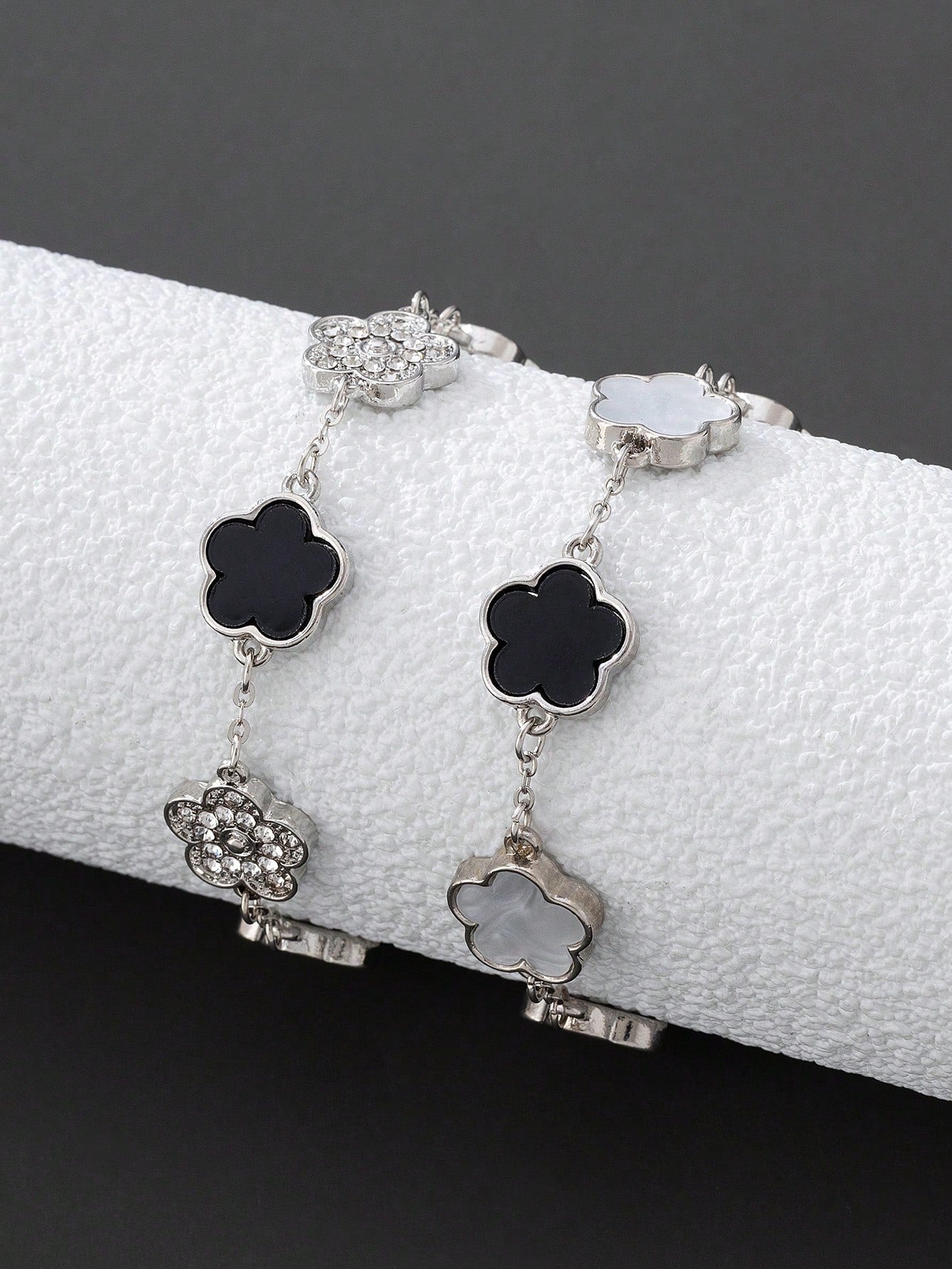 Evelyn – Elegant Black & White Clover Bracelet Set