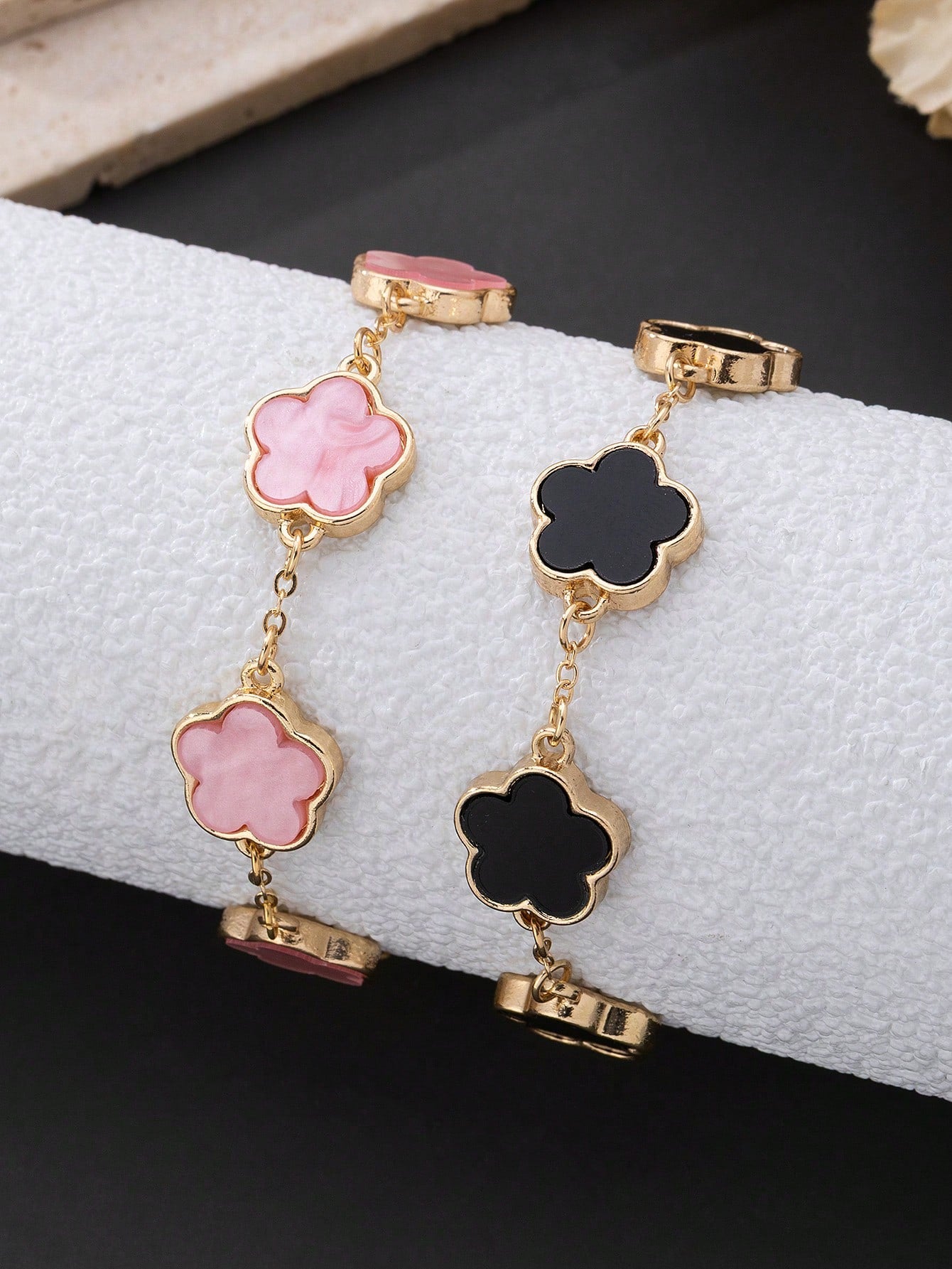 Evelyn – Elegant Black & White Clover Bracelet Set