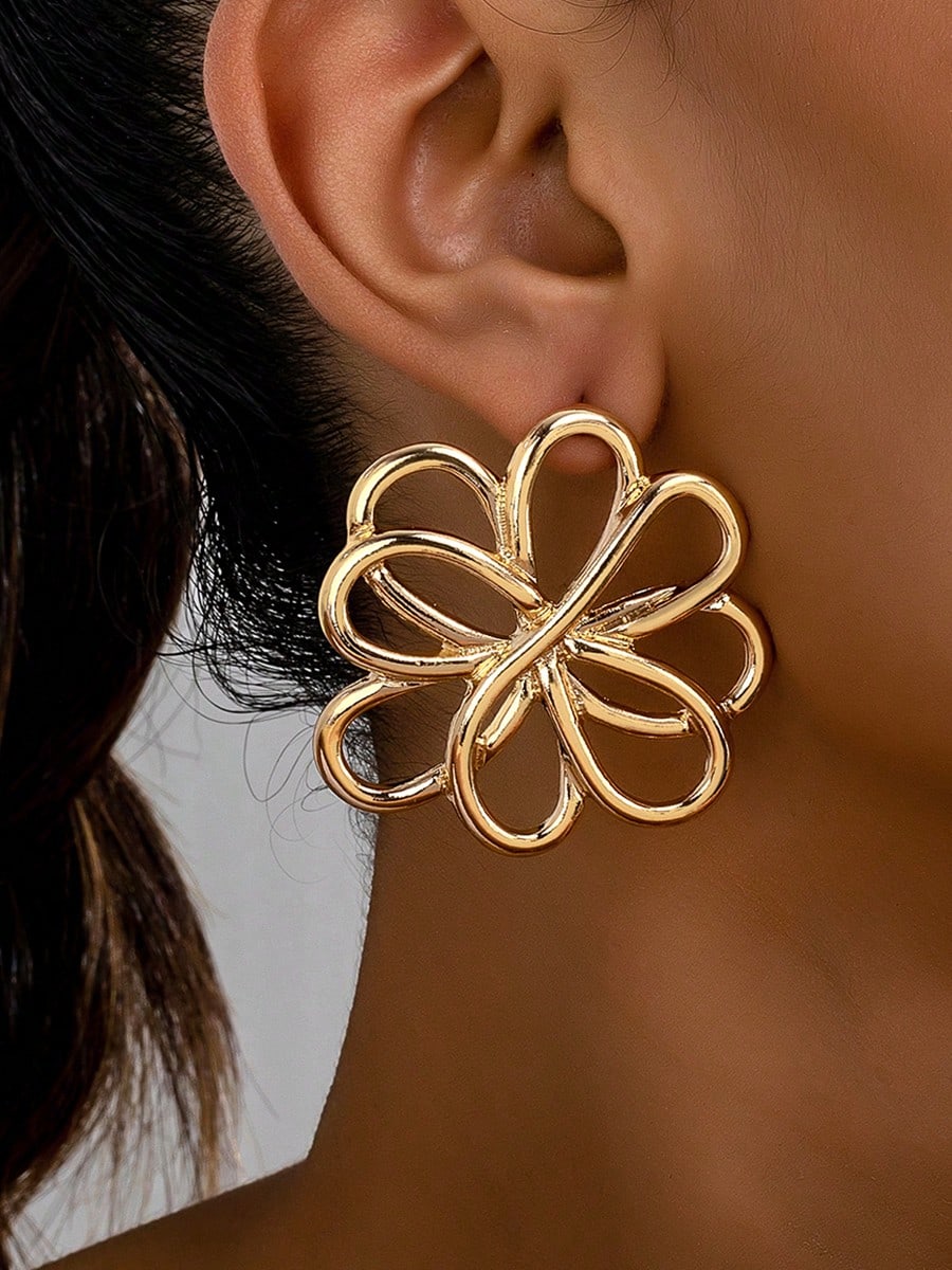 Evelyn – Exaggerated Hollow Flower Earrings