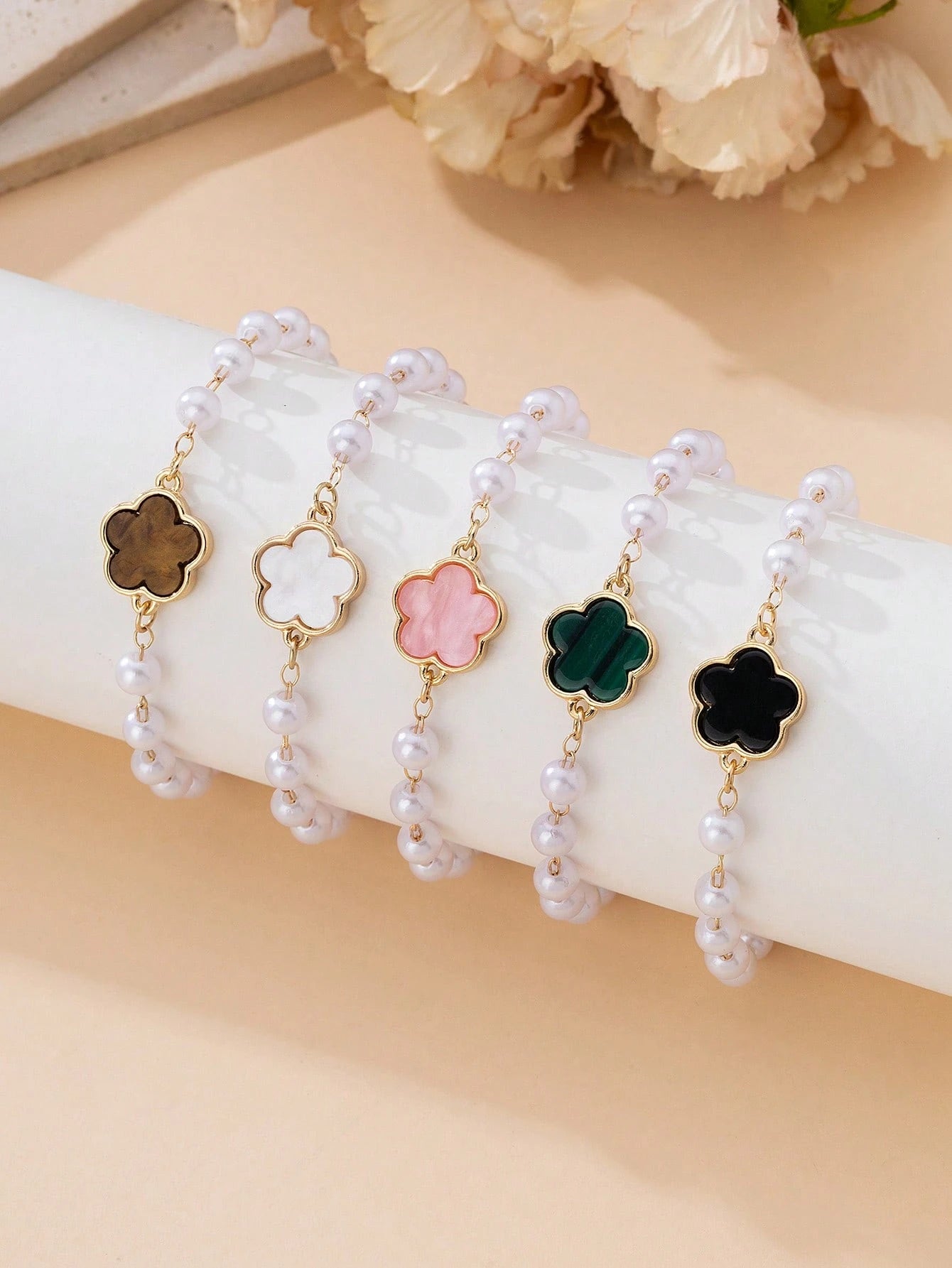 Evelyn – Elegant Black & White Clover Bracelet Set