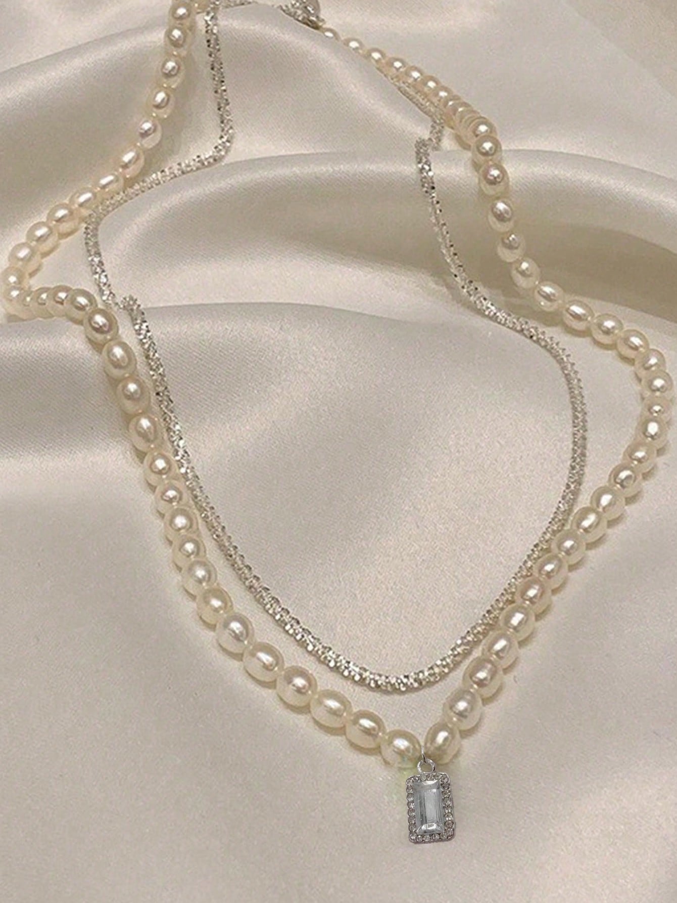Evelyn – Elegant Cat Eye Stone & Heart Necklace