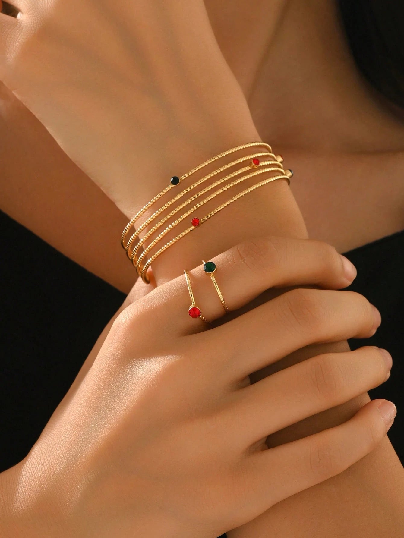 Evelyn – Summer Style Wavy Arm Cuff