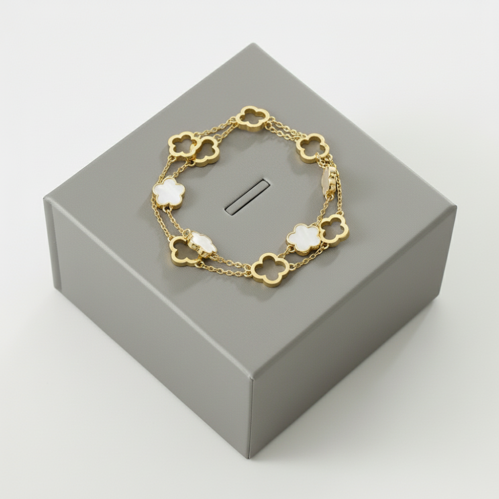 Evelyn – Elegant Black & White Clover Bracelet Set