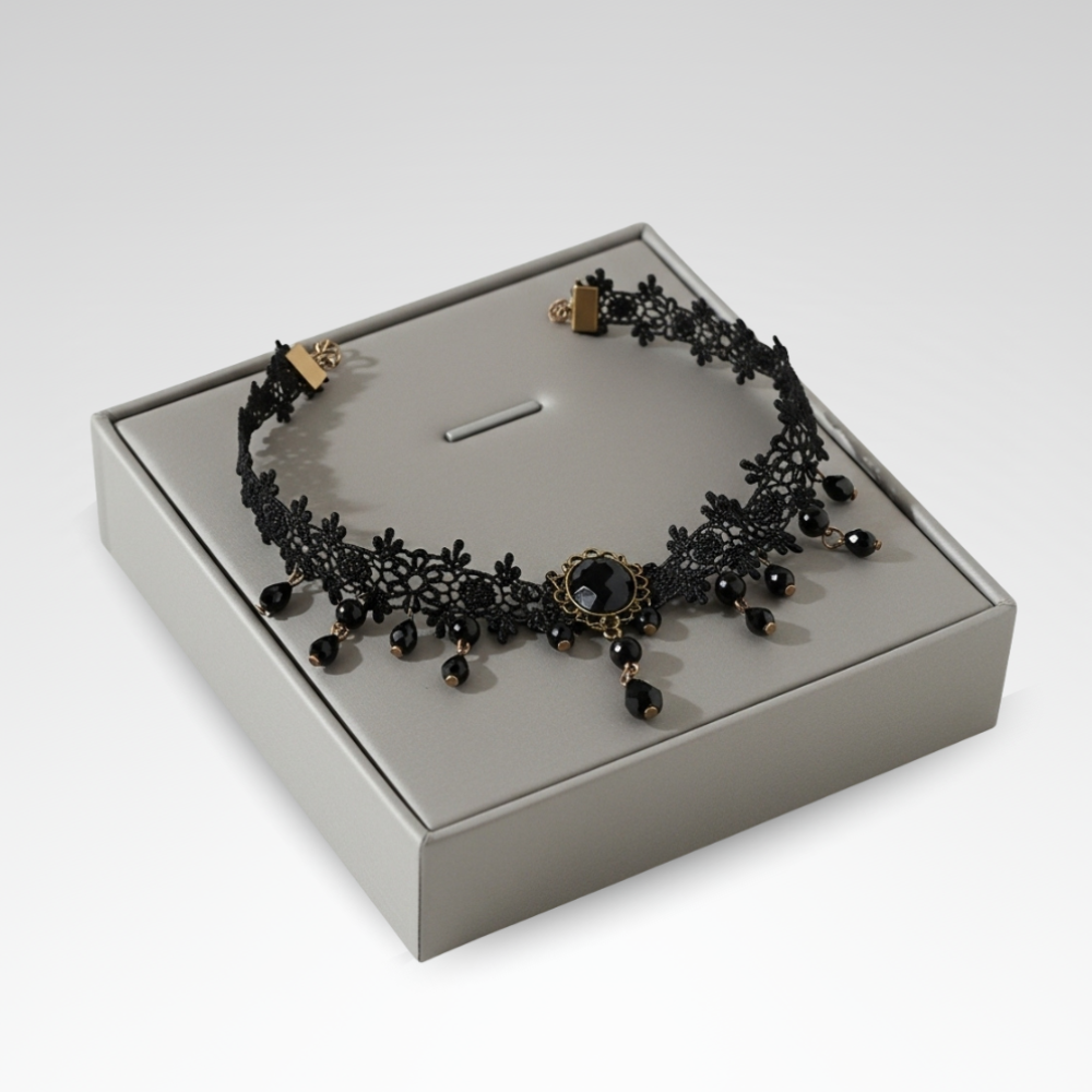 Evelyn – Delicate Lace Choker Necklace