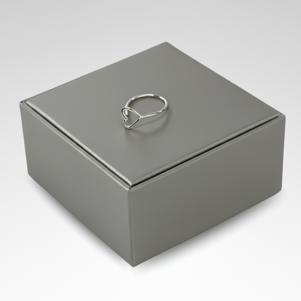 Evelyn – Sleek Stainless Steel Nose & Lip Jewelry Set