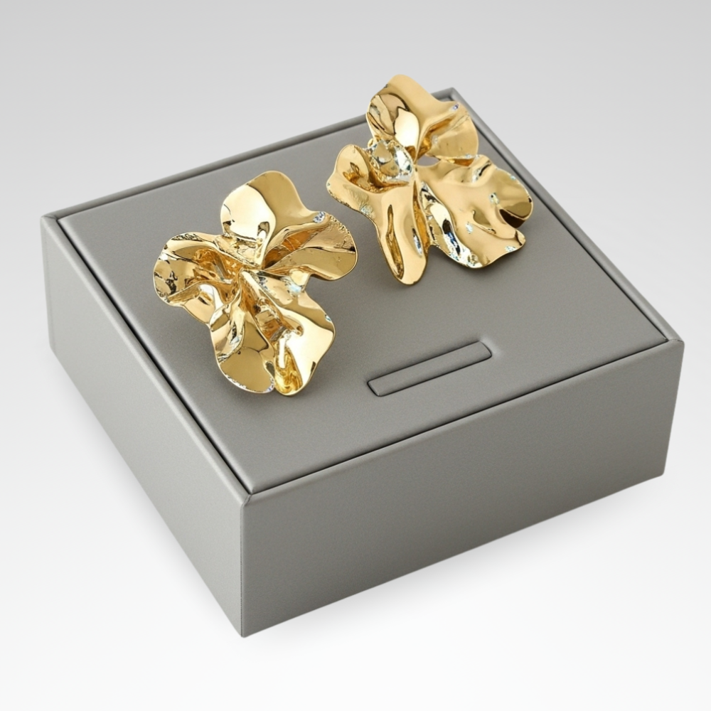 Evelyn – Exaggerated Hollow Flower Earrings