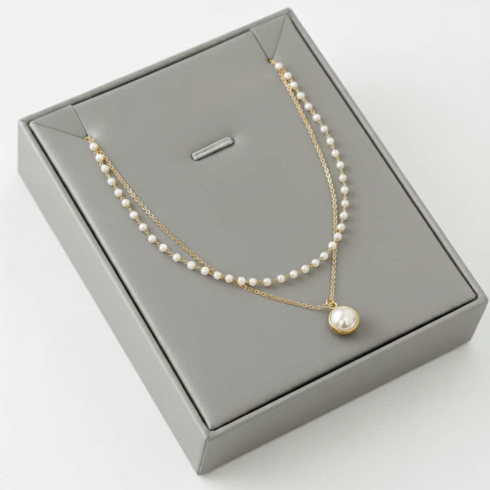 Evelyn – Elegant Cat Eye Stone & Heart Necklace