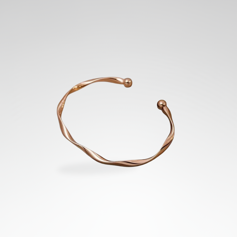 Evelyn – Elegant Textured Silver Bracelet