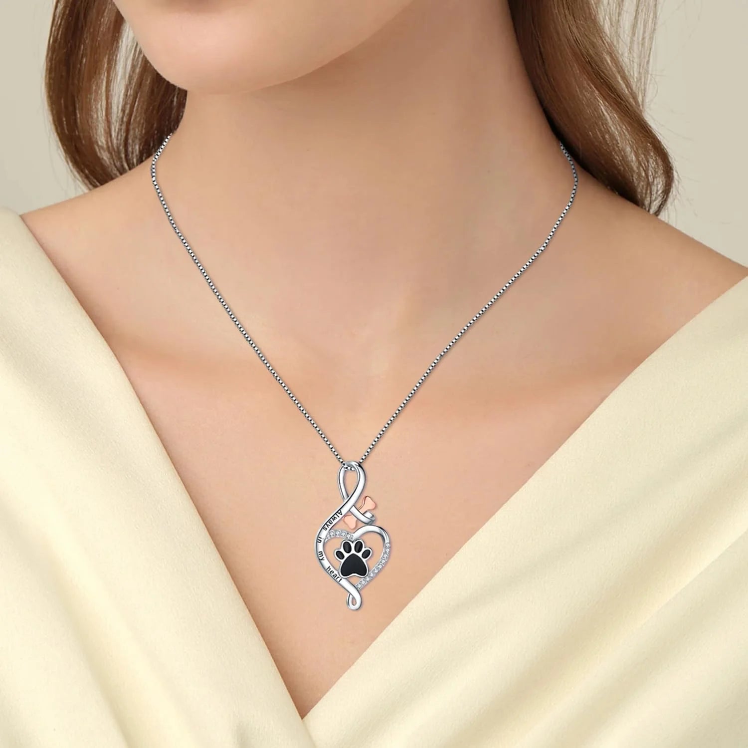 Evelyn – Always in My Heart Pawprint Necklace for Dog Moms