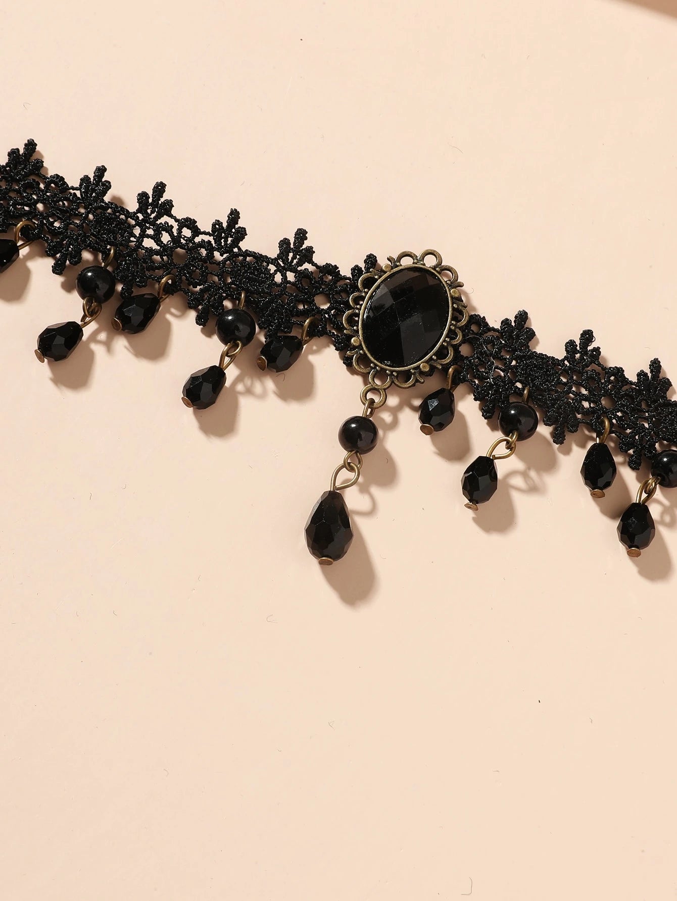 Evelyn – Delicate Lace Choker Necklace