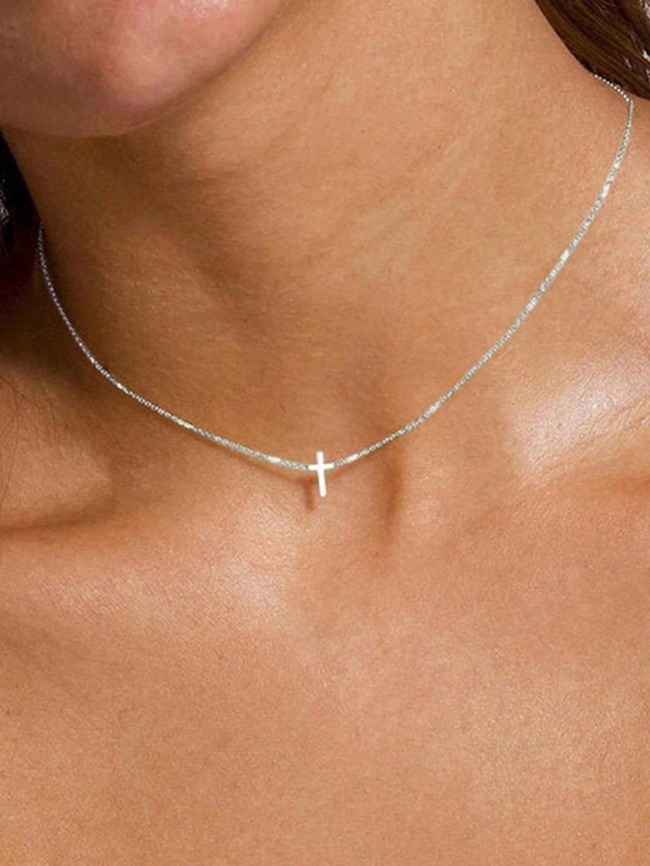 Evelyn – Timeless Cross Necklace