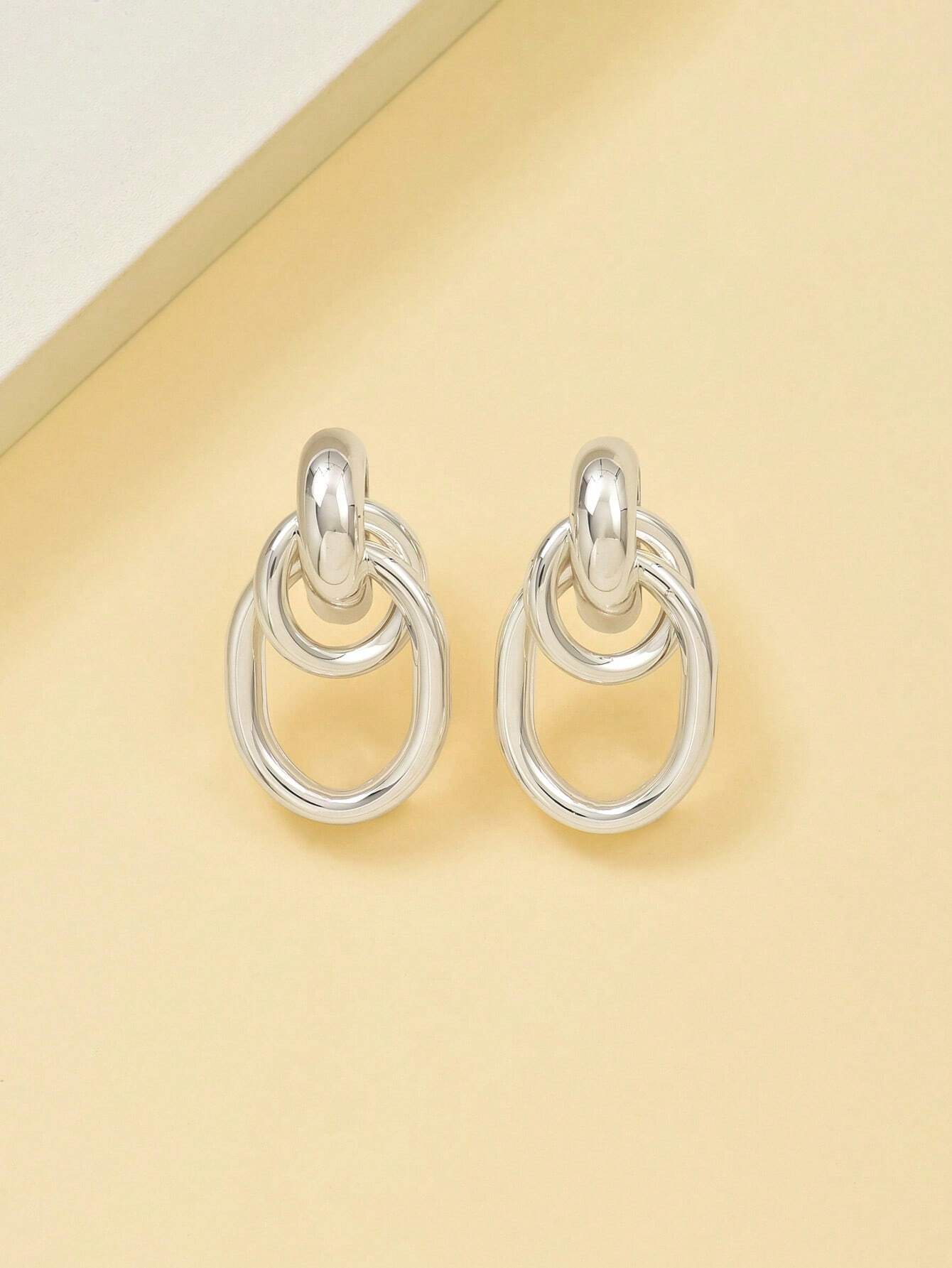 Evelyn – Sculpted Knot Hoop Earrings