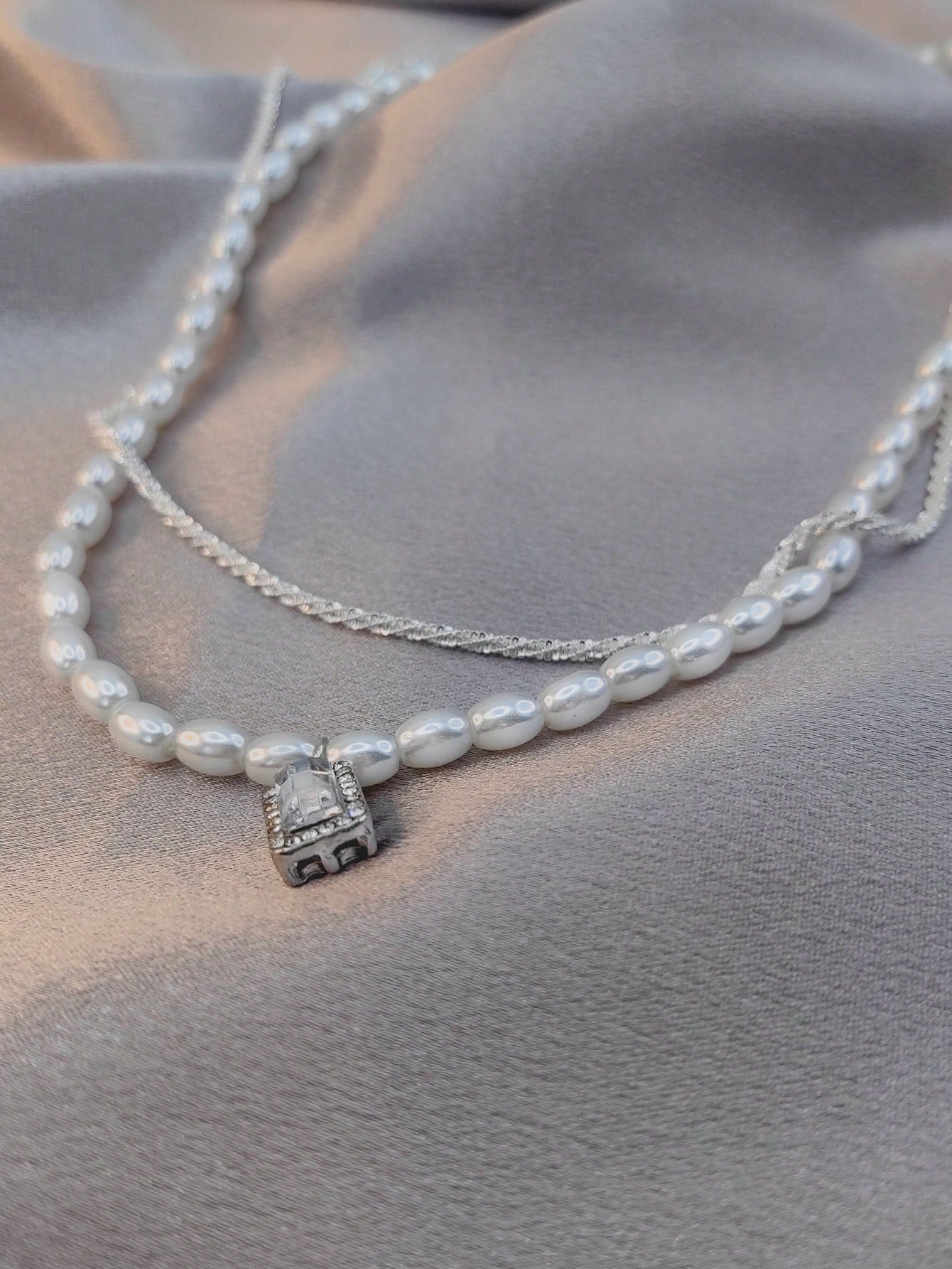 Evelyn – Elegant Cat Eye Stone & Heart Necklace