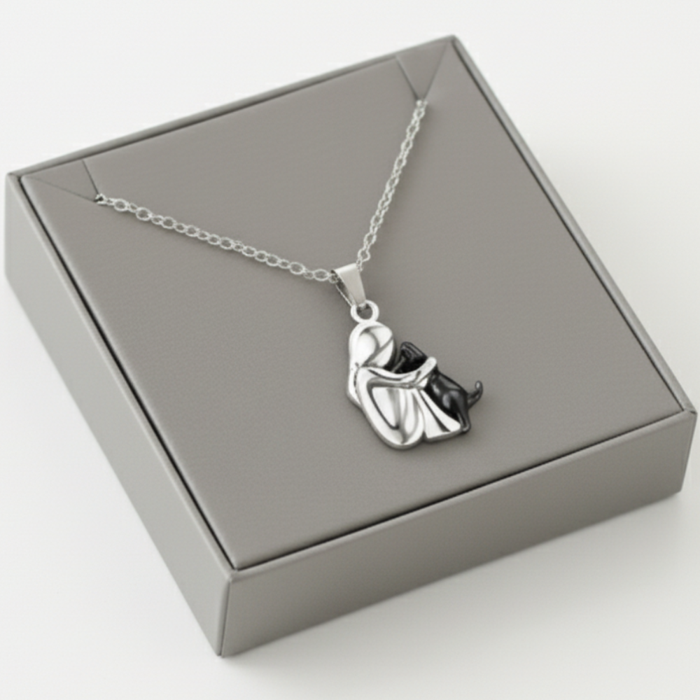 Evelyn – Hug Pendant Necklace for Cherished Connections