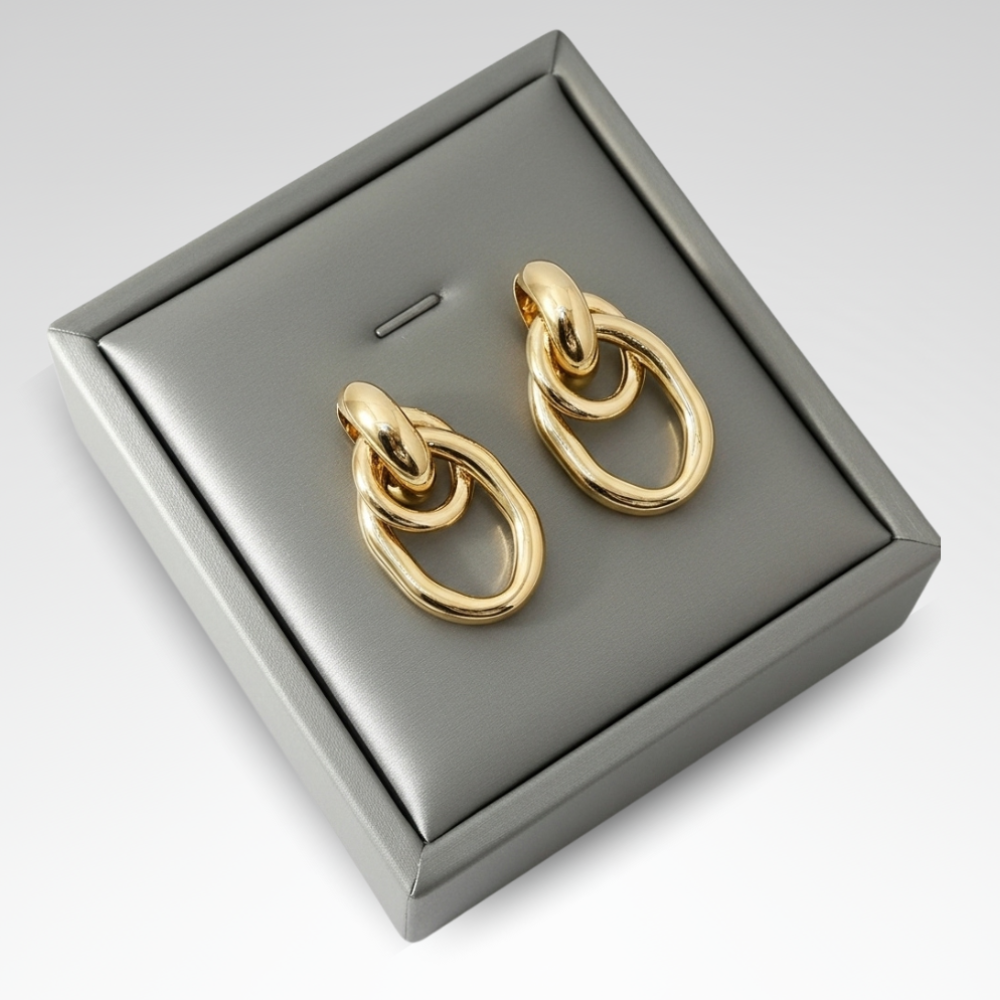 Evelyn – Sculpted Knot Hoop Earrings