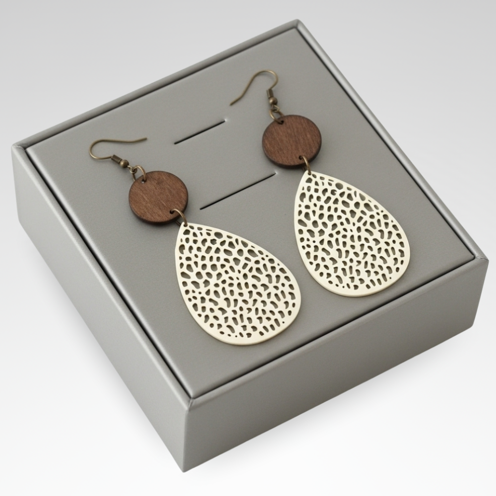 Evelyn – Hollow Teardrop Wooden Earrings