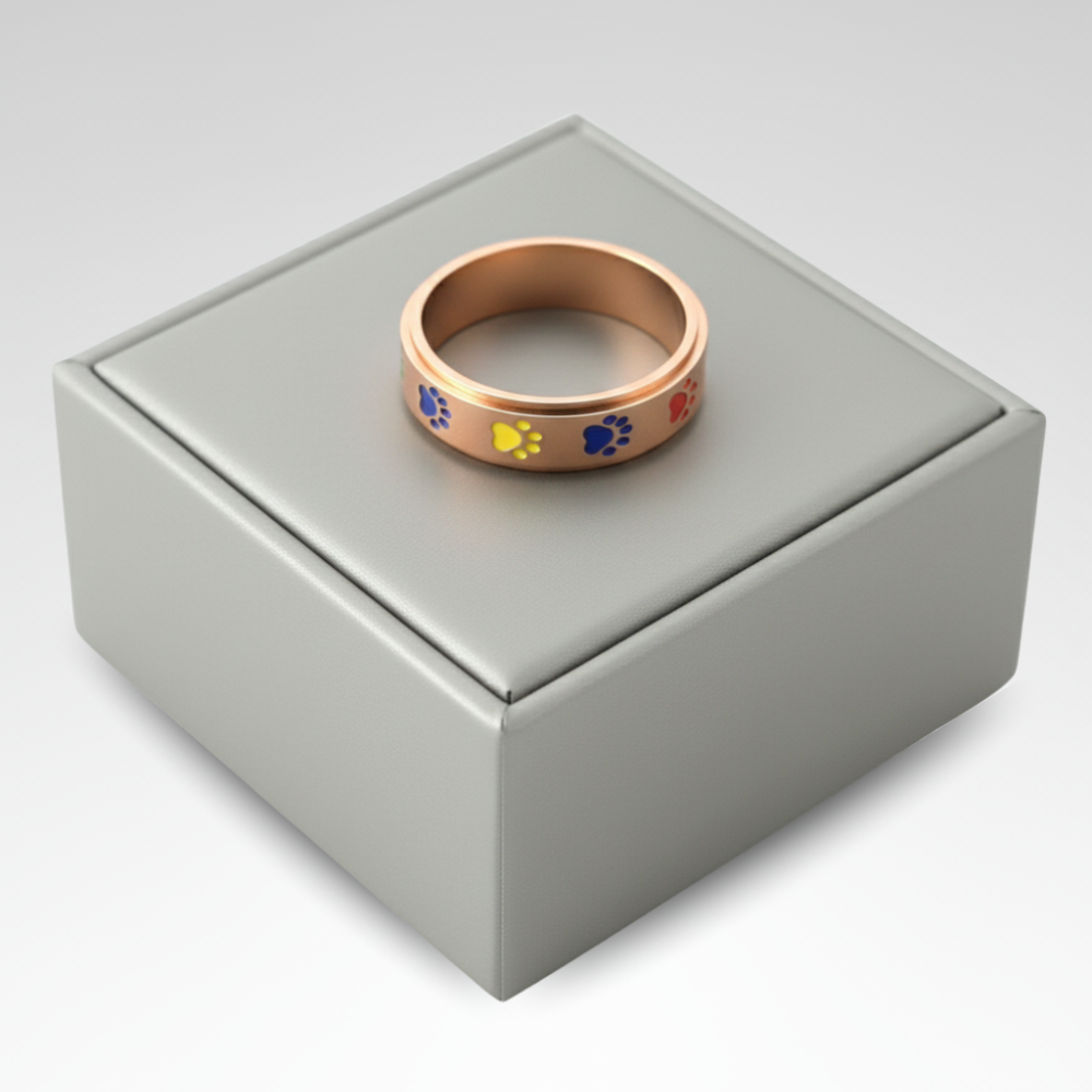 Evelyn – Spinning Anxiety-Relief Paw Ring