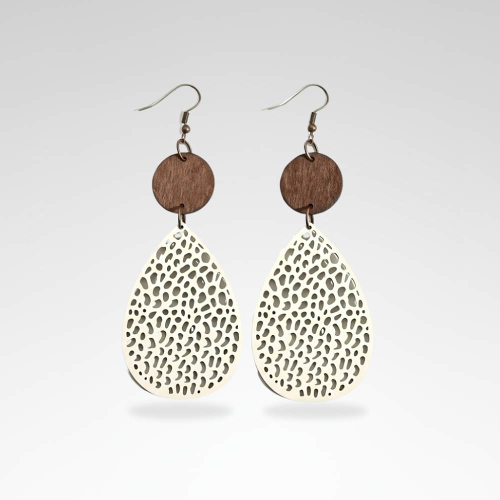 Evelyn – Hollow Teardrop Wooden Earrings