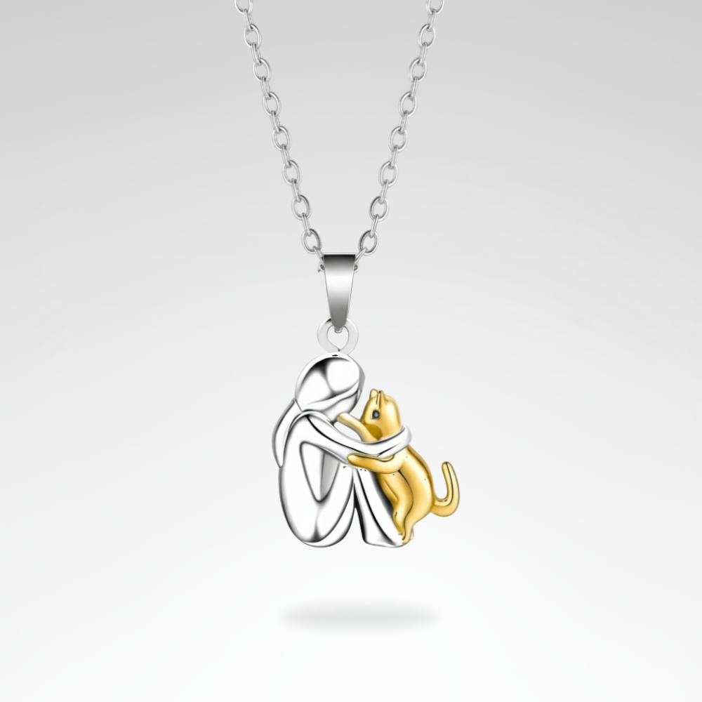 Evelyn – Meaningful Cat Hug Pendant Necklace Gift
