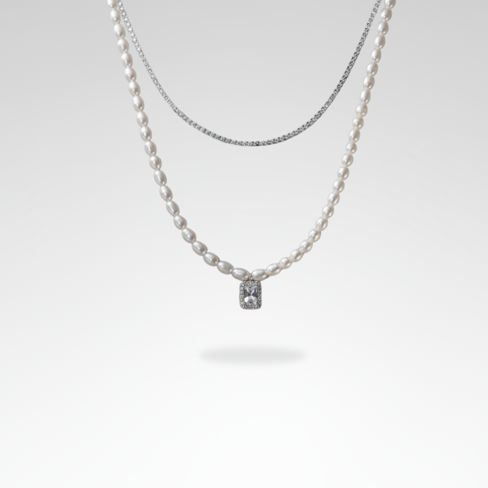 Evelyn – Elegant Cat Eye Stone & Heart Necklace