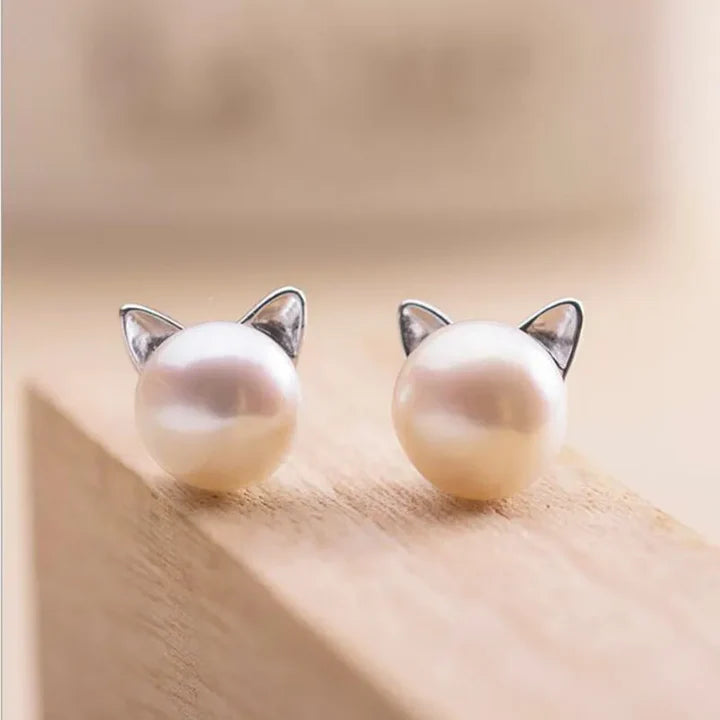 Evelyn – Sterling Silver Cat Pearl Earrings for Cat Moms