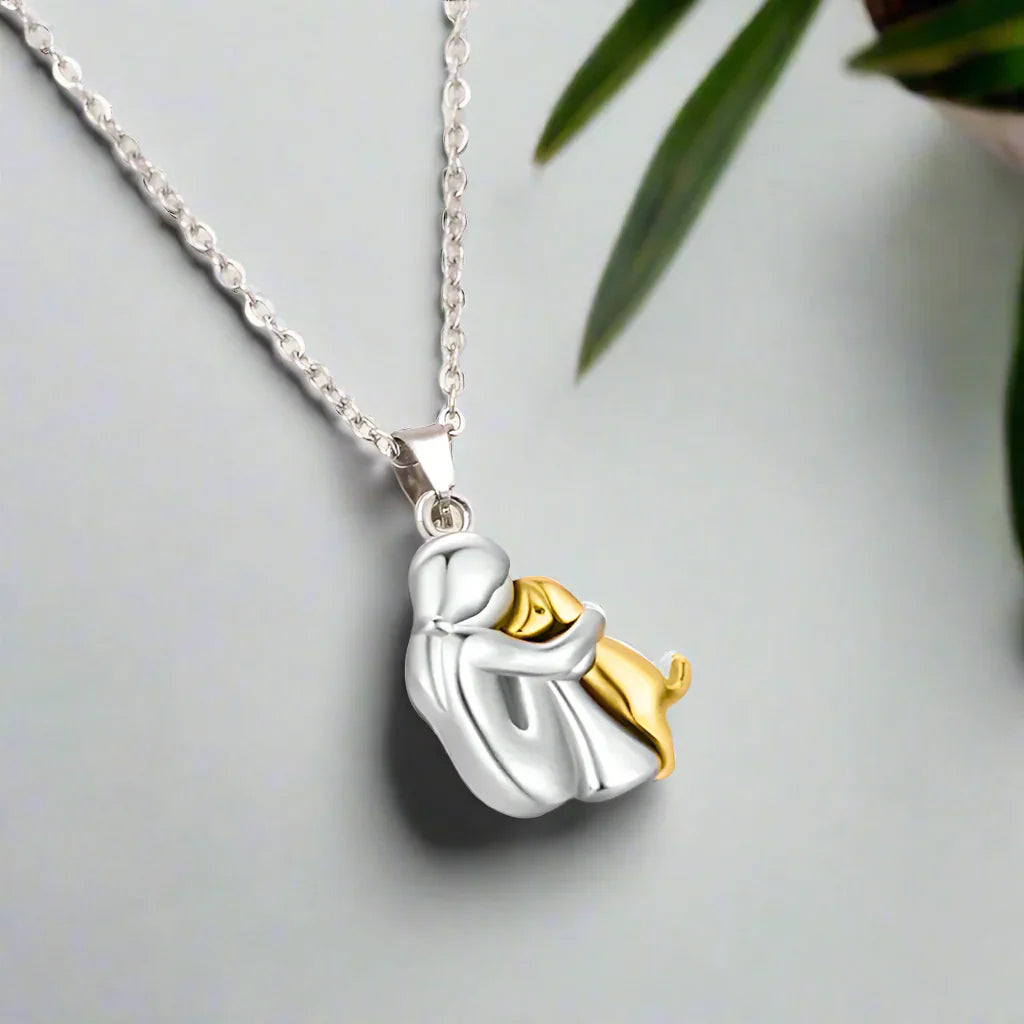 Evelyn – Hug Pendant Necklace for Cherished Connections