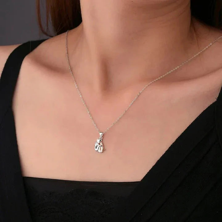 Evelyn – Memorial Hug Pendant Necklace Set